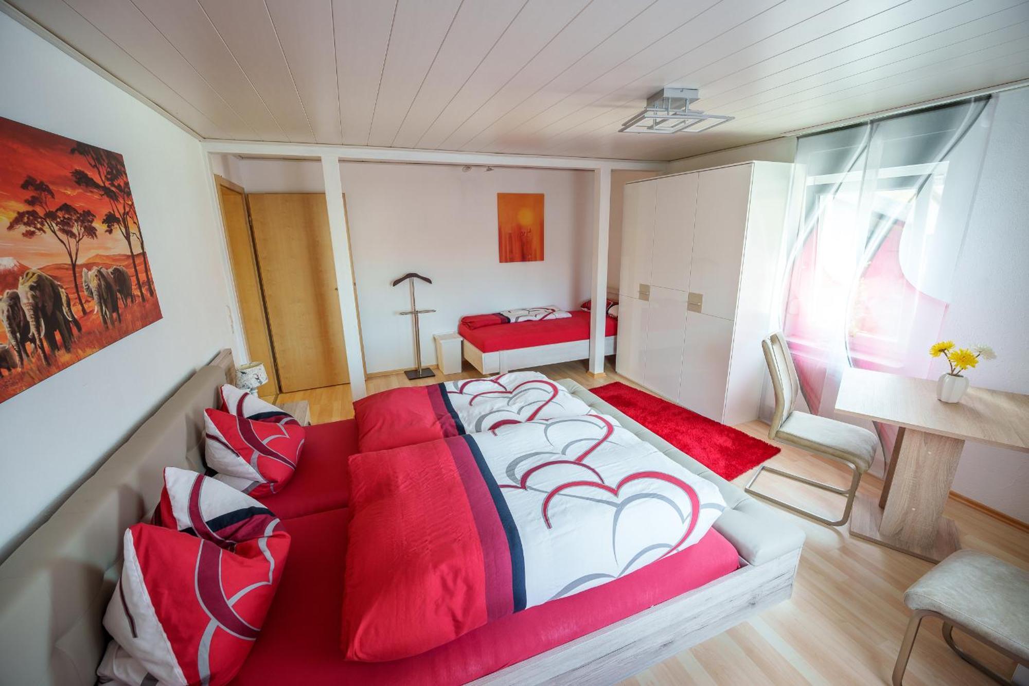 Wilhelm Appartements 100Qm Im Zentrum Brackenheim Naehe Tripsdrill Exteriér fotografie